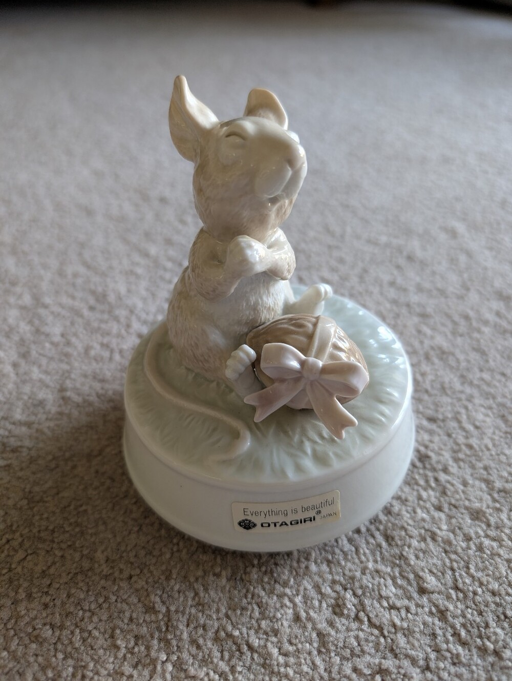 Vintage Otagiri Japan Cream Ceramic Bunny Wind Up Music Figurine